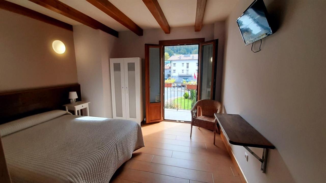 Hostal-Cicloturismo Lopenea Leitza  Ngoại thất bức ảnh