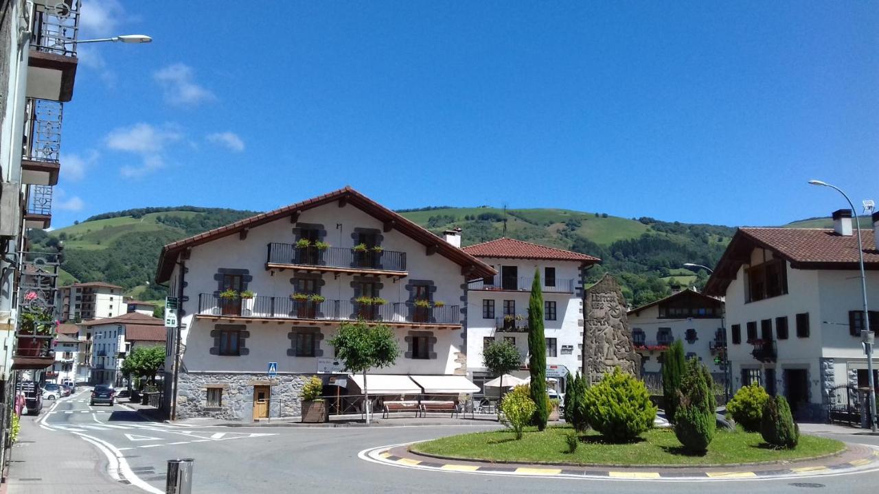 Hostal-Cicloturismo Lopenea Leitza  Ngoại thất bức ảnh